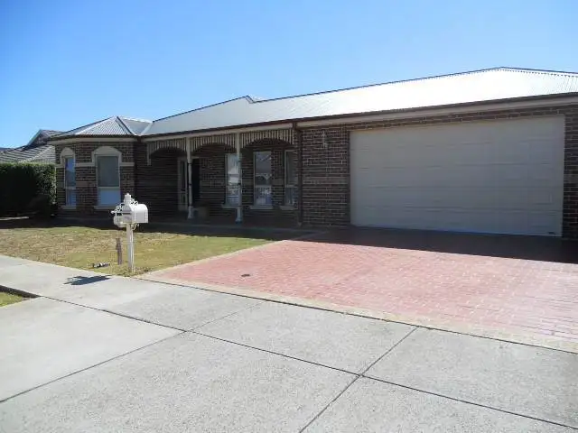 37 Southampton, Point Cook VIC 3030