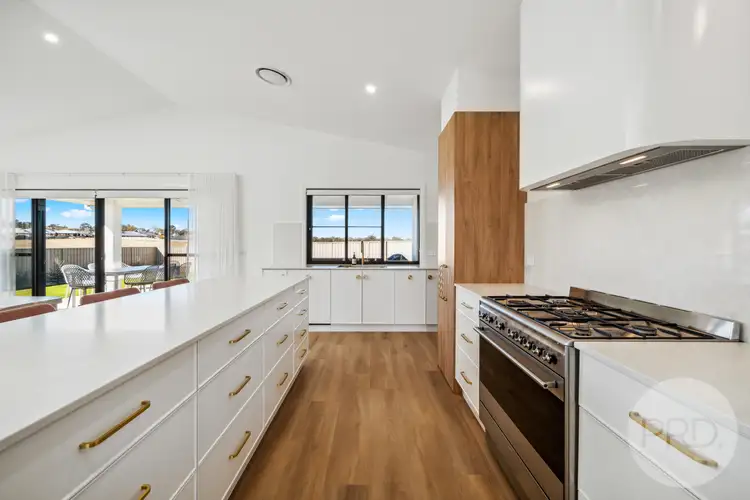 Sixth view of Homely house listing, 9 Mitta Mitta Place, Gobbagombalin NSW 2650