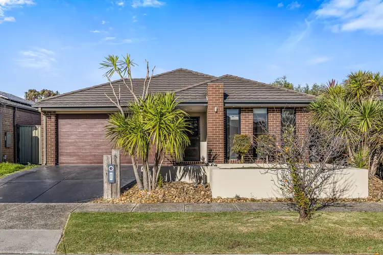 5 Peregrine Street, Cranbourne North VIC 3977