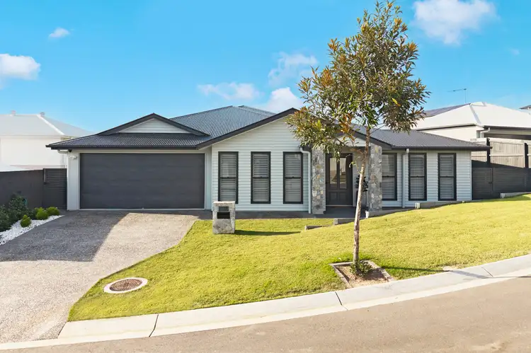 19 Saltbush Street, Redland Bay QLD 4165