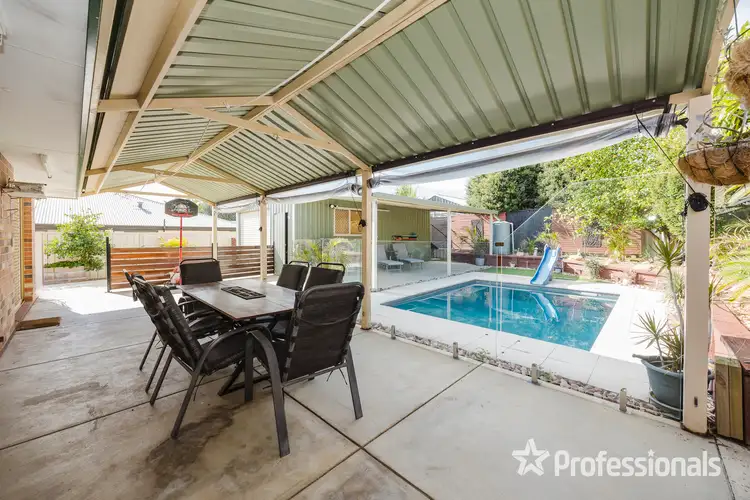 10 Bradford Place, Marangaroo WA 6064