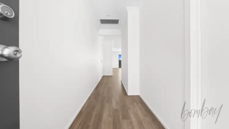 Fifth view of Homely house listing, 8 Tungsten Drive, Kalkallo VIC 3064