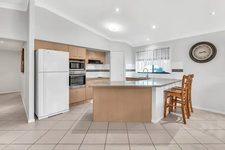 Fifth view of Homely house listing, 2 Devaney Court, Maudsland QLD 4210