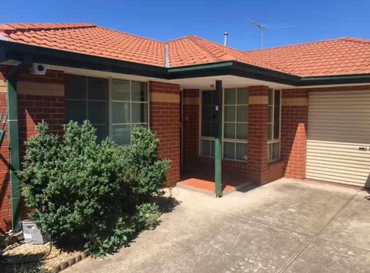 2/17 Carroll Street, Deer Park VIC 3023