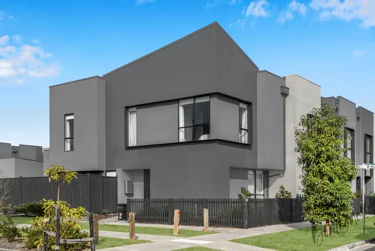 38 Hawkesbury Drive, Donnybrook VIC 3064