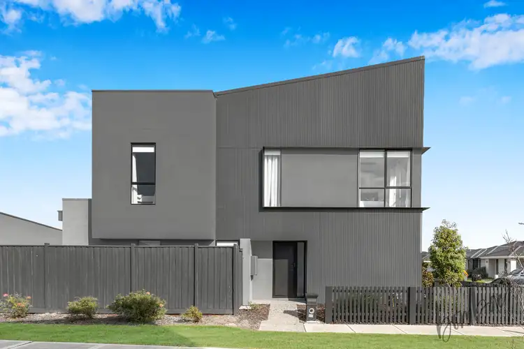 38 Hawkesbury Drive, Donnybrook VIC 3064