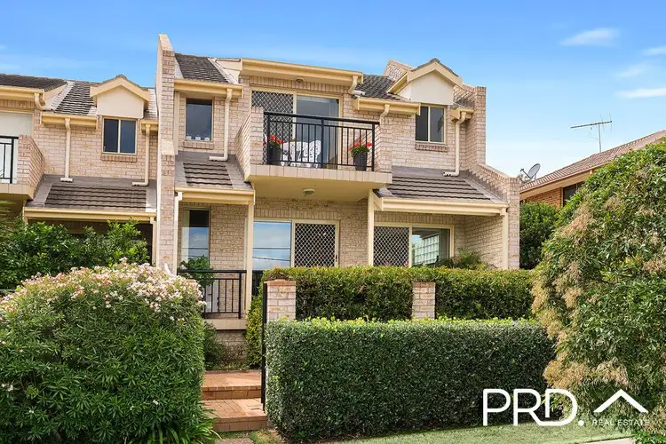 4/837 Henry Lawson Drive, Picnic Point NSW 2213