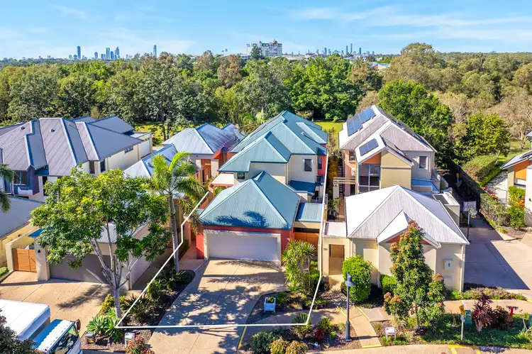2016/1 The Vistas Drive, Carrara QLD 4211