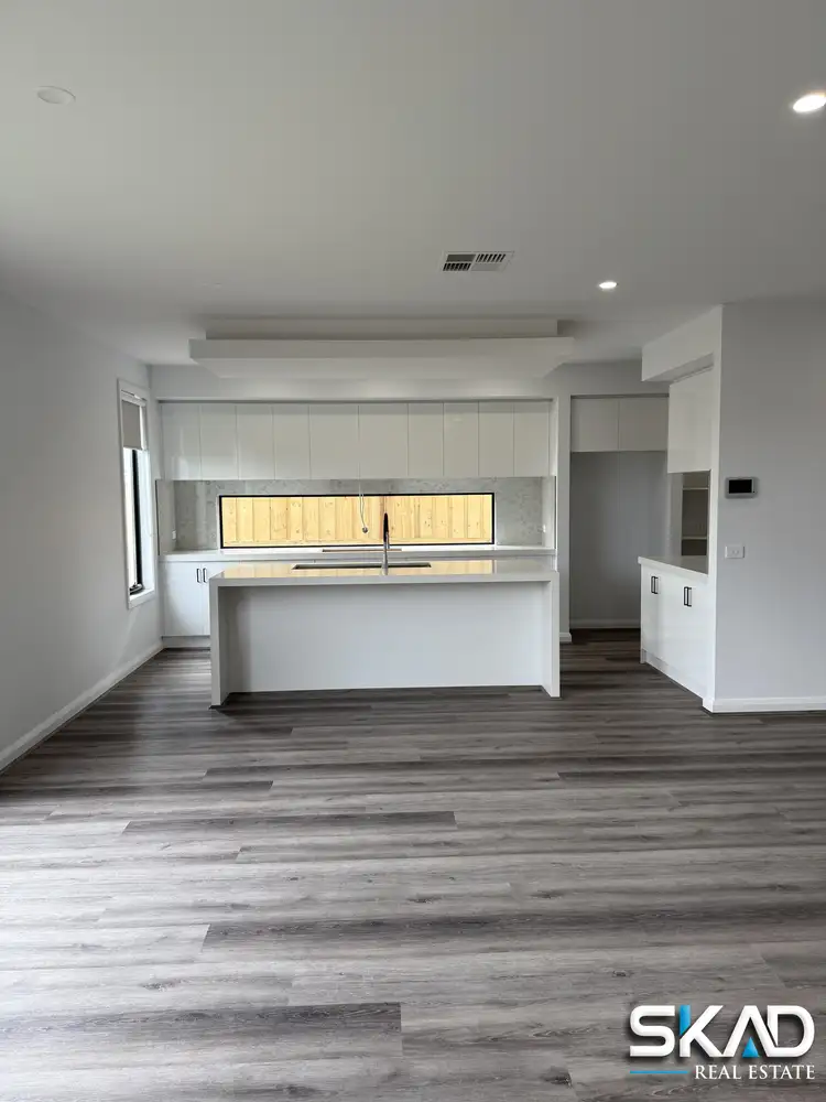 Fifth view of Homely house listing, 10 Thurles Street, Woodstock VIC 3751