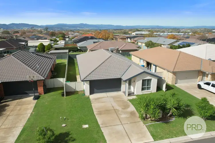 Second view of Homely house listing, 5 Rosehill Place, Tamworth NSW 2340