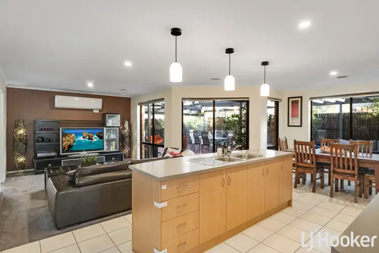 11 Sherwood Place, Melton West VIC 3337