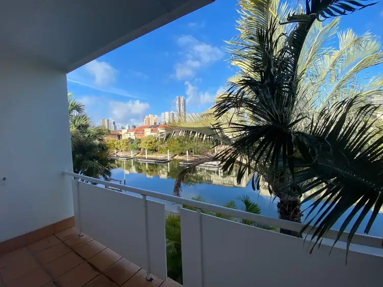 5/10 Havana Key, Broadbeach Waters QLD 4218