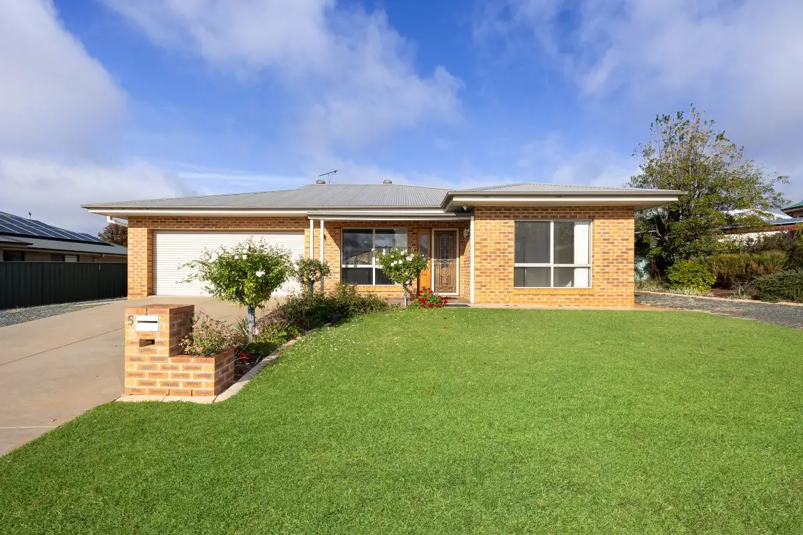 Main view of Homely house listing, 5 Kavanagh Circuit, Temora NSW 2666