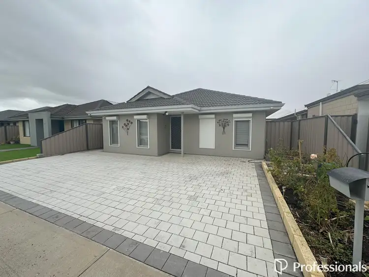 21 Torino Crescent, Piara Waters WA 6112
