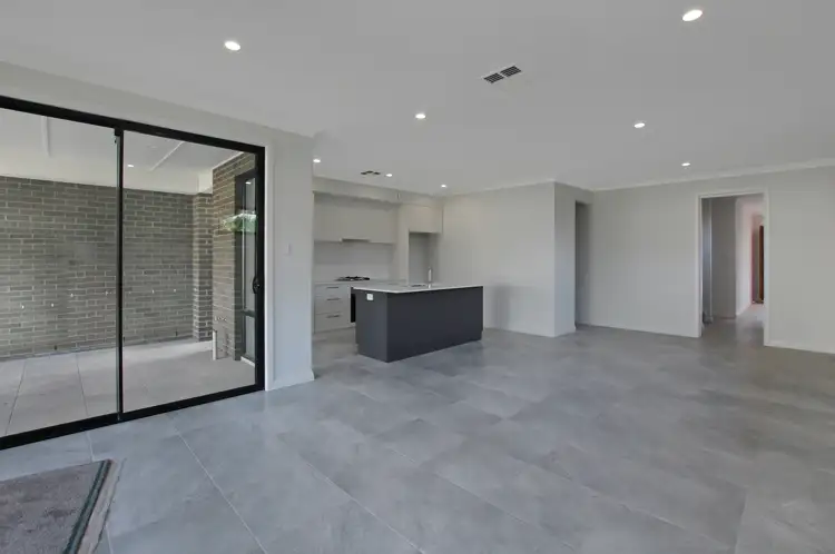 2/18B Fifth Street, Brompton SA 5007