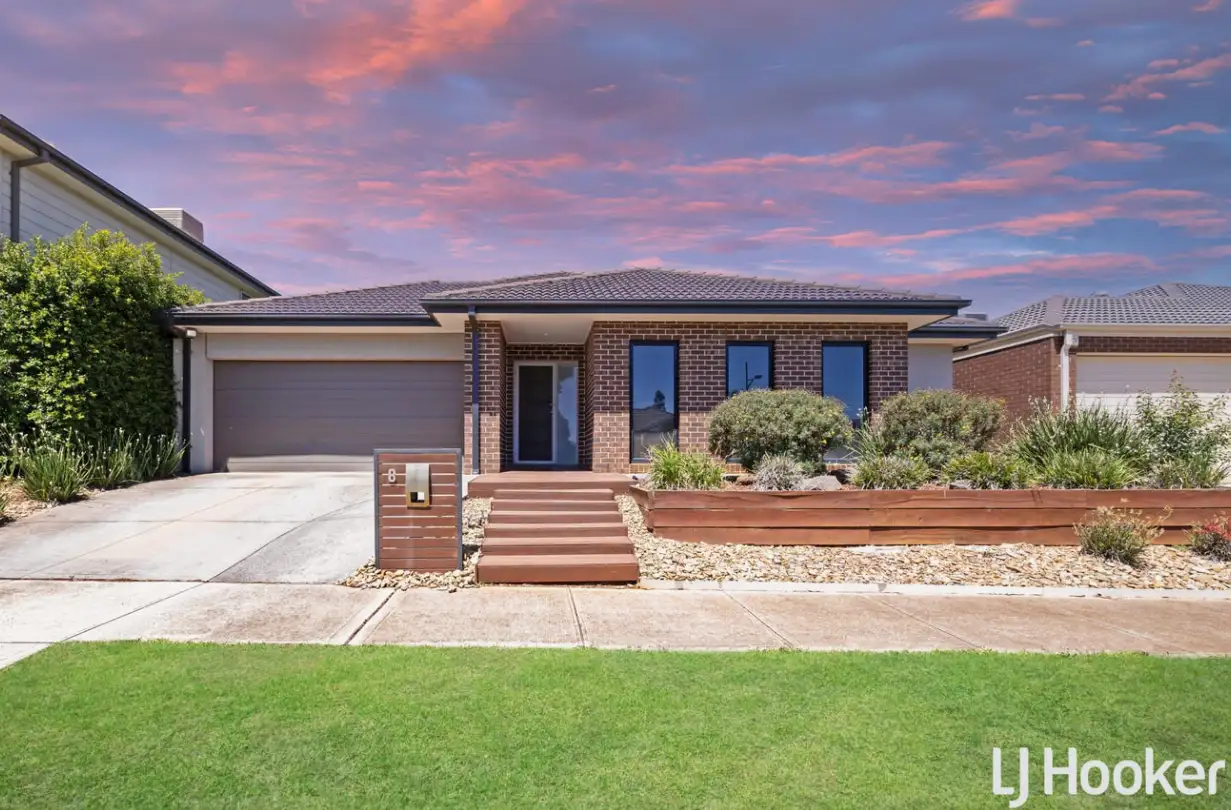 Main view of Homely house listing, 8 Halford Way, Strathtulloh VIC 3338