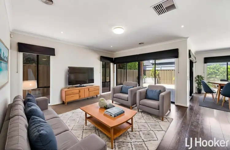 Fifth view of Homely house listing, 8 Halford Way, Strathtulloh VIC 3338