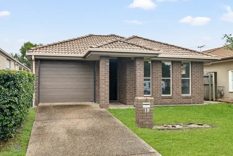 18 Langham Crescent, North Lakes QLD 4509