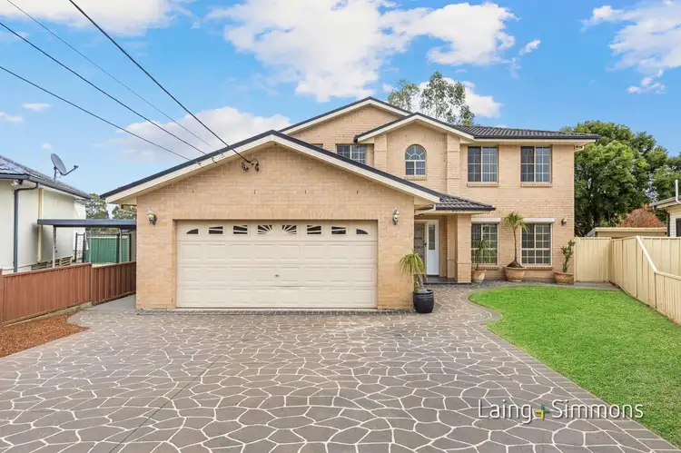 24 Waratah St