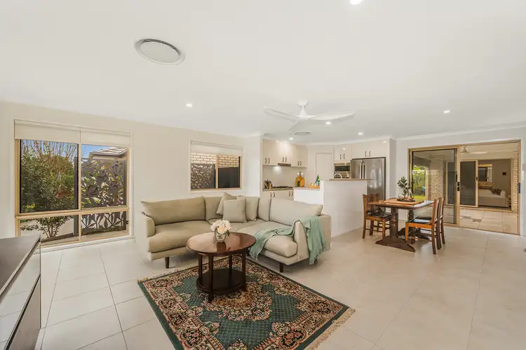 88 Bongaree Avenue, Bongaree QLD 4507