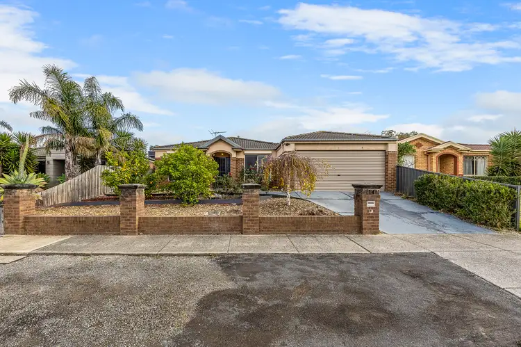14 Mariner Close, Cranbourne North VIC 3977