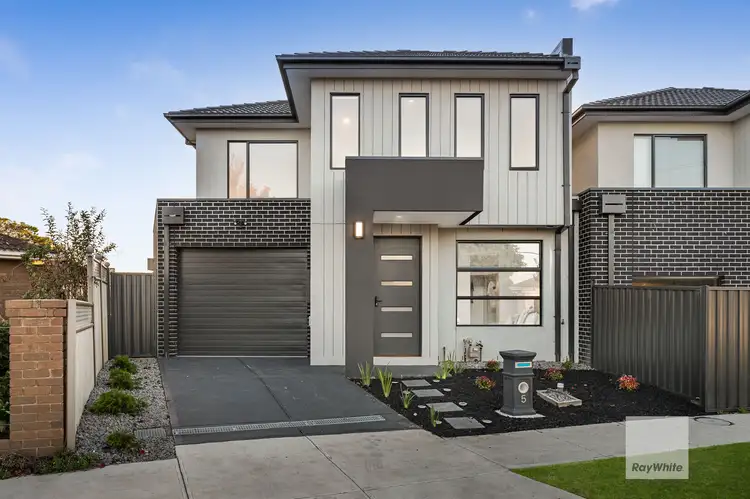 Main view of Homely house listing, 5 Parnell Crescent, Gladstone Park VIC 3043