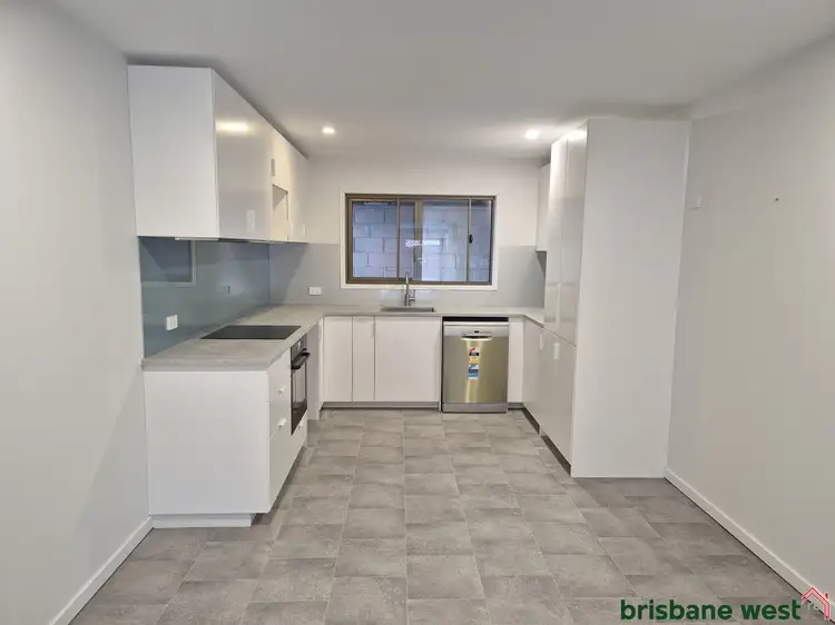 127 Chapel Hill Road, Chapel Hill QLD 4069
