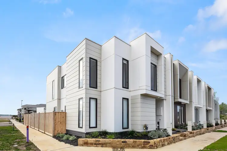 30 Khillari Circuit, Clyde North VIC 3978