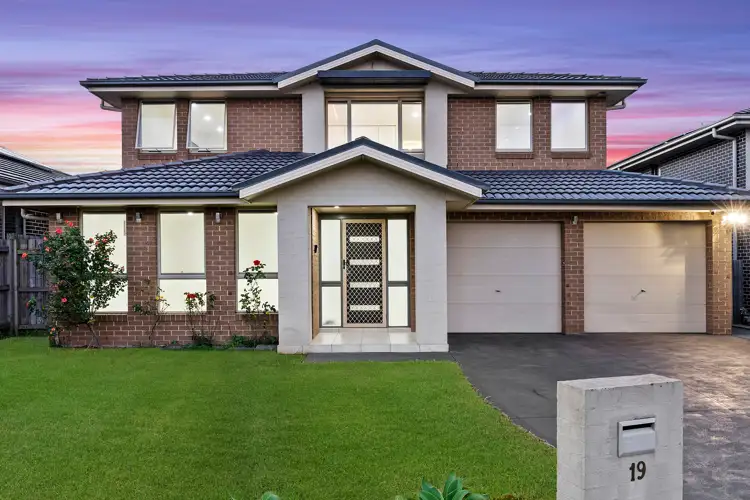 19 Kimberley Drive, Edmondson Park NSW 2174
