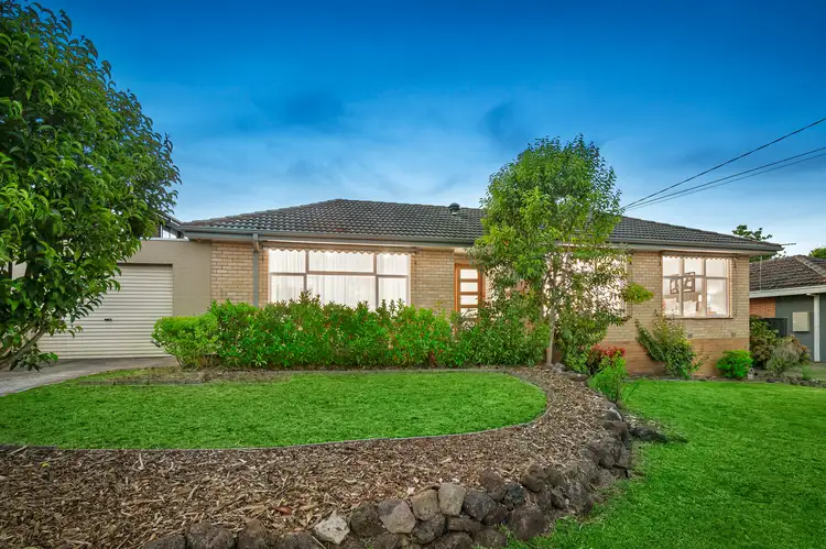 15 Mingana Road, Wantirna South VIC 3152