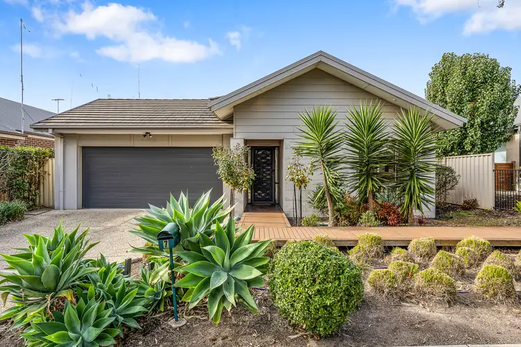 7 John Russell Road, Cranbourne West VIC 3977