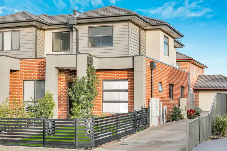 2/3 Dagonet Street, Strathmore VIC 3041