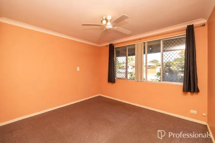 Fifth view of Homely house listing, 6 Silver Mallee Close, Camillo WA 6111