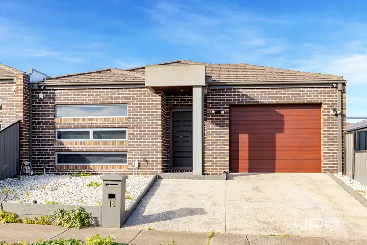 16 Pendragon Crescent, Derrimut VIC 3026