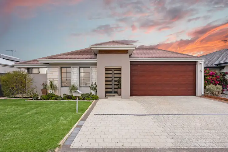 32 Ukich Crescent