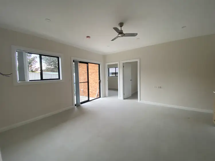 Fifth view of Homely flat listing, 4A Bright Close, Edensor Park NSW 2176