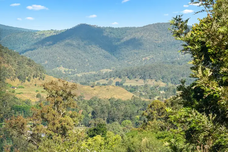 52 Curtis Road, Canungra QLD 4275