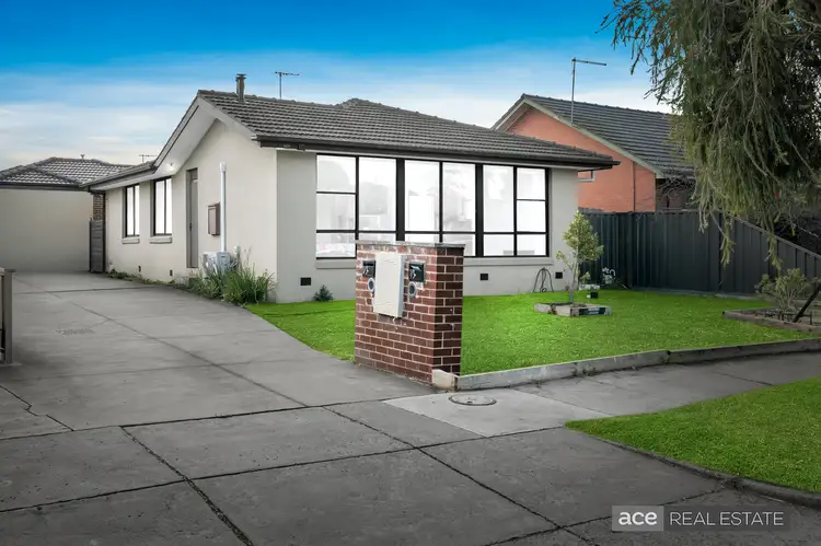 1/3 Chirnside Crescent, Laverton VIC 3028
