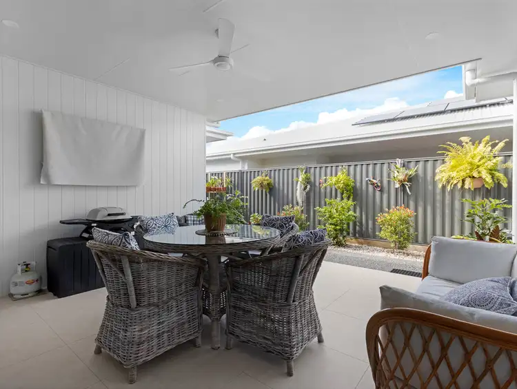 84/835 Boat Harbour Drive, Urangan QLD 4655