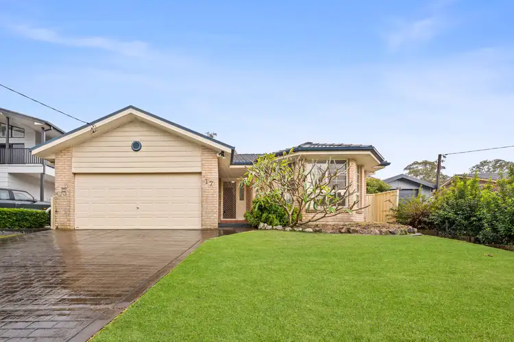 17 Rhodes Parade, Windermere Park NSW 2264