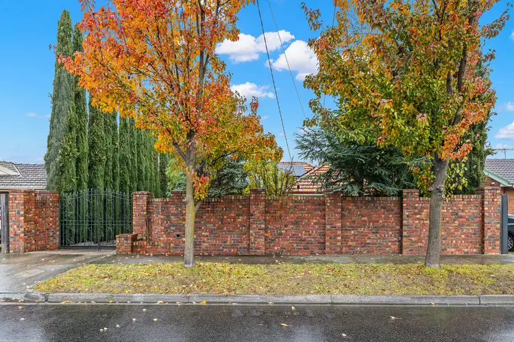 2 Hughes Street, Burwood VIC 3125