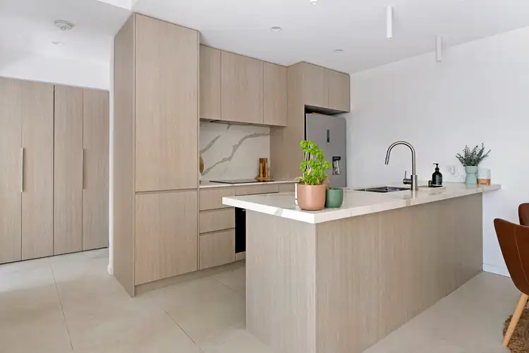 Main view of Homely unit listing, 302/3 Twenty Third Avenue, Palm Beach QLD 4221