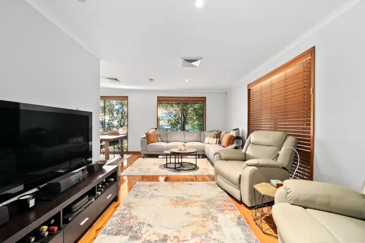 5 Falcon Close