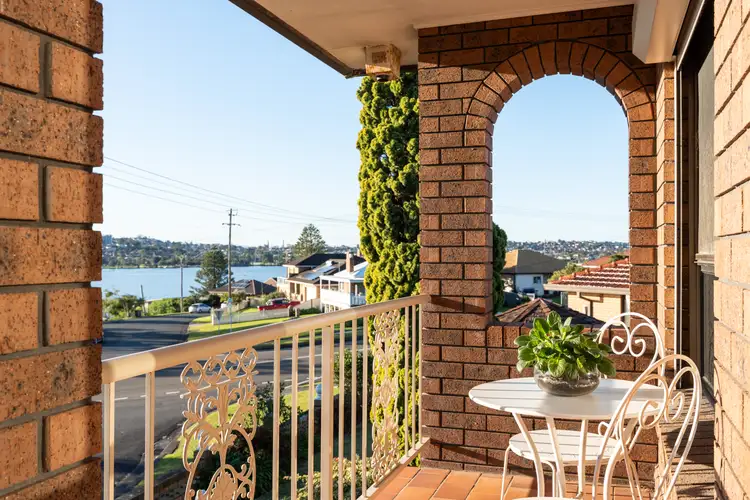 27 Overhill Road, Primbee NSW 2502