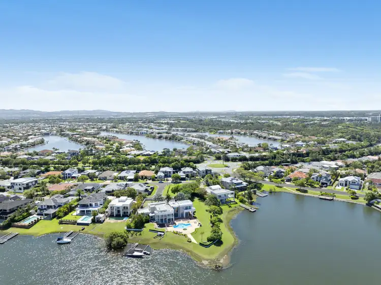 6 Tay Court, Helensvale QLD 4212