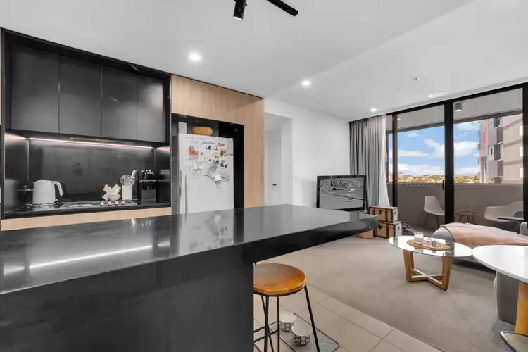 1006/19 Deshon Street, Woolloongabba QLD 4102