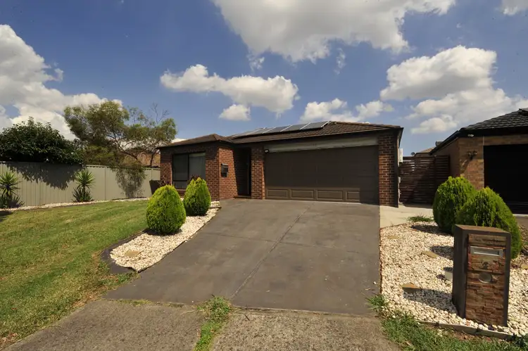 2 Saltram Court, Cranbourne East VIC 3977