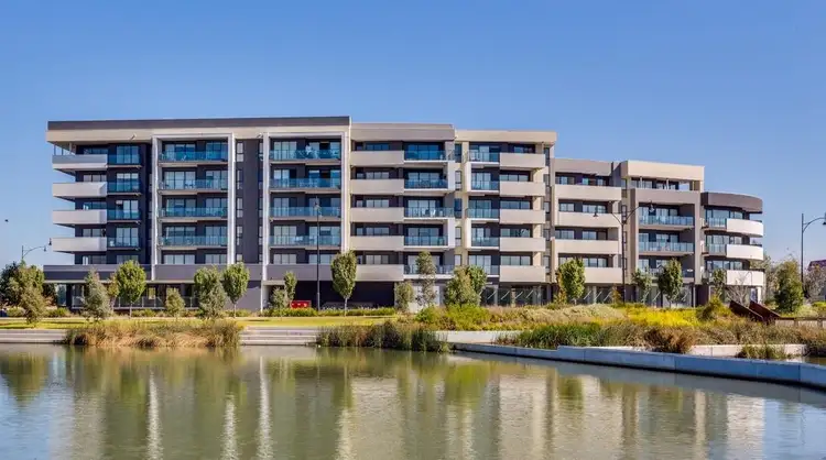 344/73 Lake Street, Caroline Springs VIC 3023