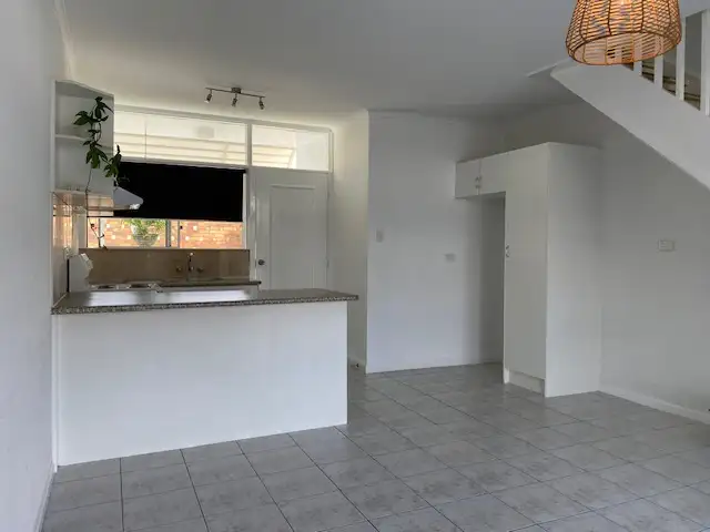 11/10 Havana Key, Broadbeach Waters QLD 4218