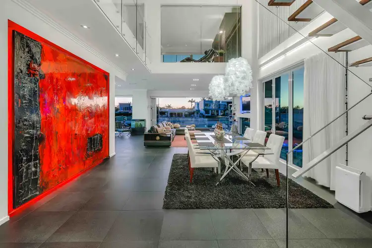 17 Mexicali Court, Broadbeach Waters QLD 4218